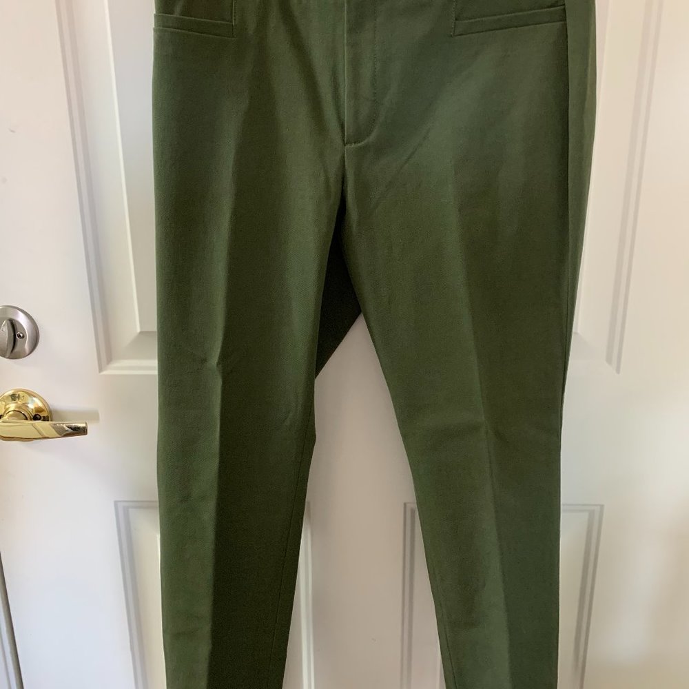 Banana Republic ankle length pants. Olive Green, Size 8